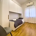 Flat44